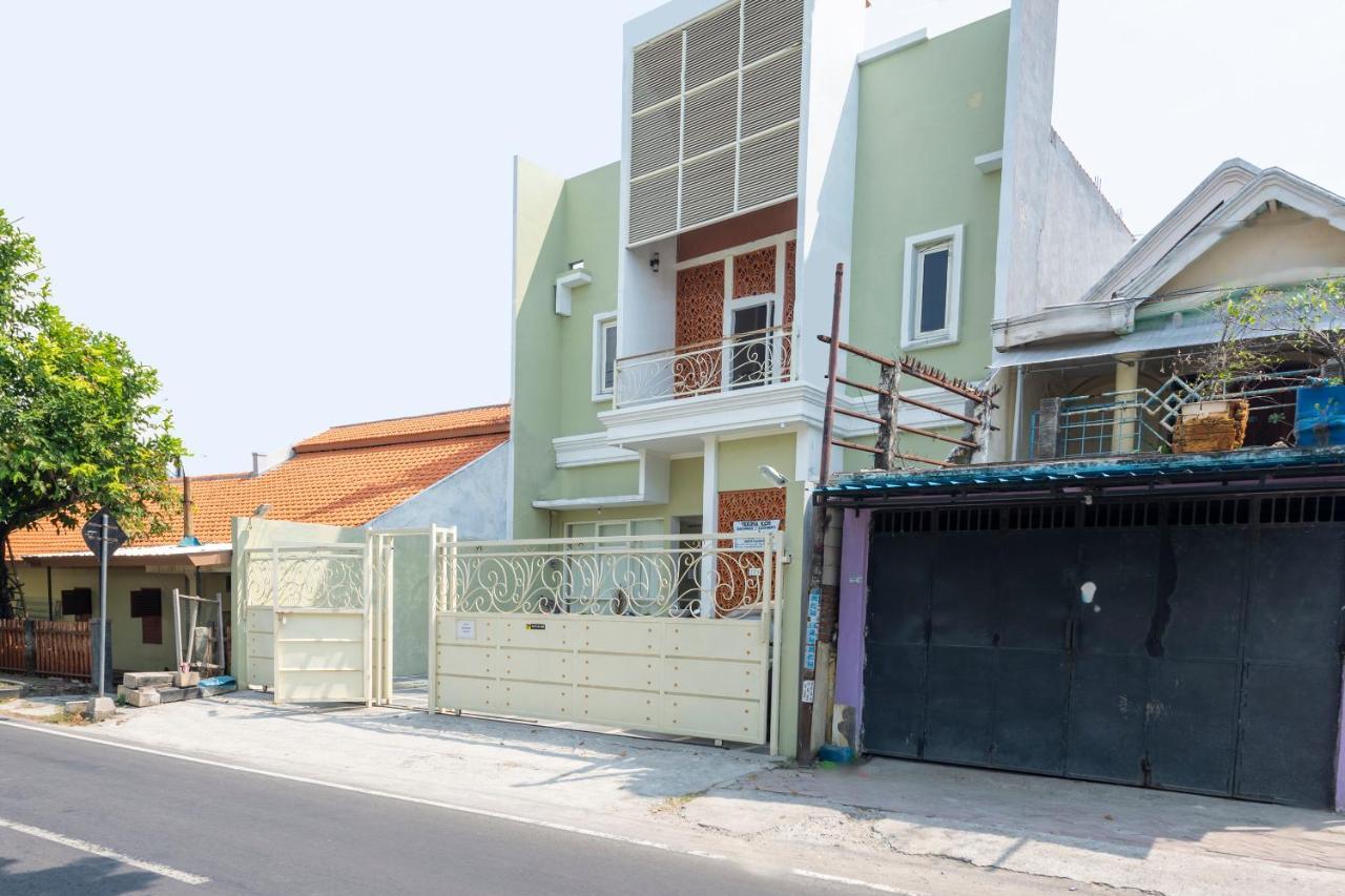 Oyo 3706 Griya Tentrem Syariah Lamongan Экстерьер фото